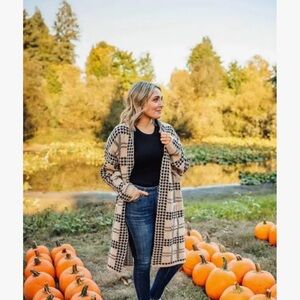 Gilli Checkered Open Front Cardigan in Tan and Black